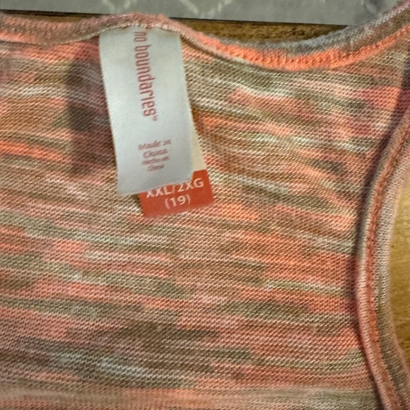 Tank top bundle - Picture 3 of 5